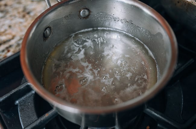Simmering simple syrup (sugar water solution), bmeteor.aiodimecu.cf