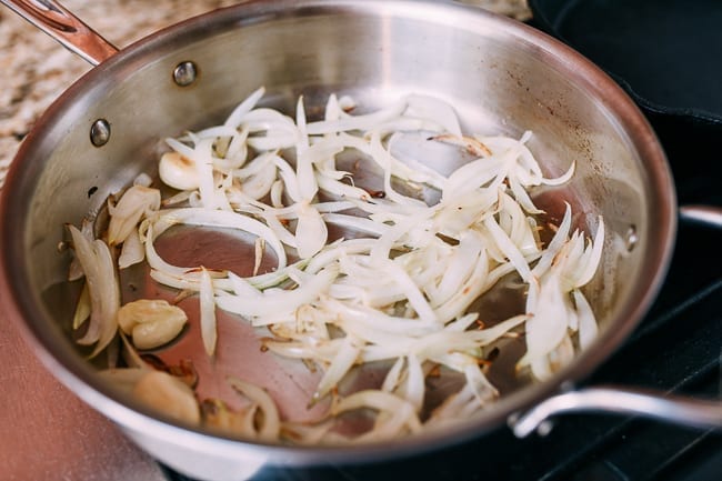 Cooking onions and garlic in skillet, bmeteor.aiodimecu.cf