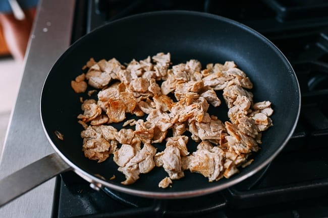 Browning pieces of seitan in nonstick pan, bmeteor.aiodimecu.cf