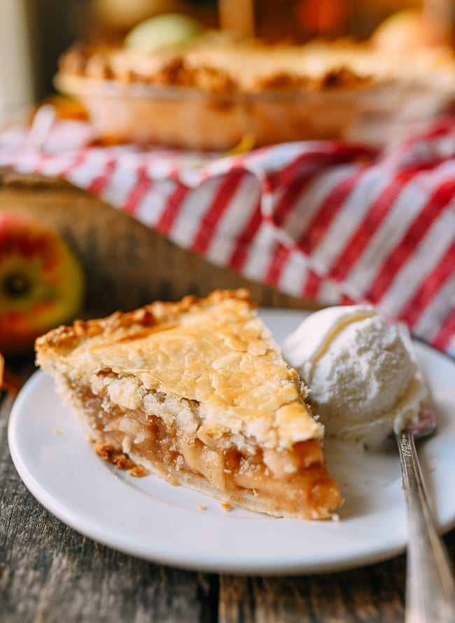 Slice of apple pie with vanilla ice cream, bmeteor.aiodimecu.cf