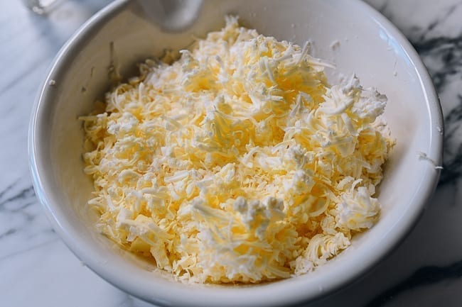 Flour and grated butter in mixing bowl, bmeteor.aiodimecu.cf