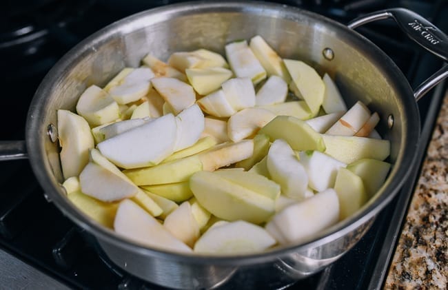 Cooking sliced apples in butter in skillet, bmeteor.aiodimecu.cf