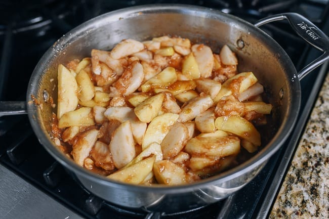 Partially cooked apple pie filling in pan, bmeteor.aiodimecu.cf