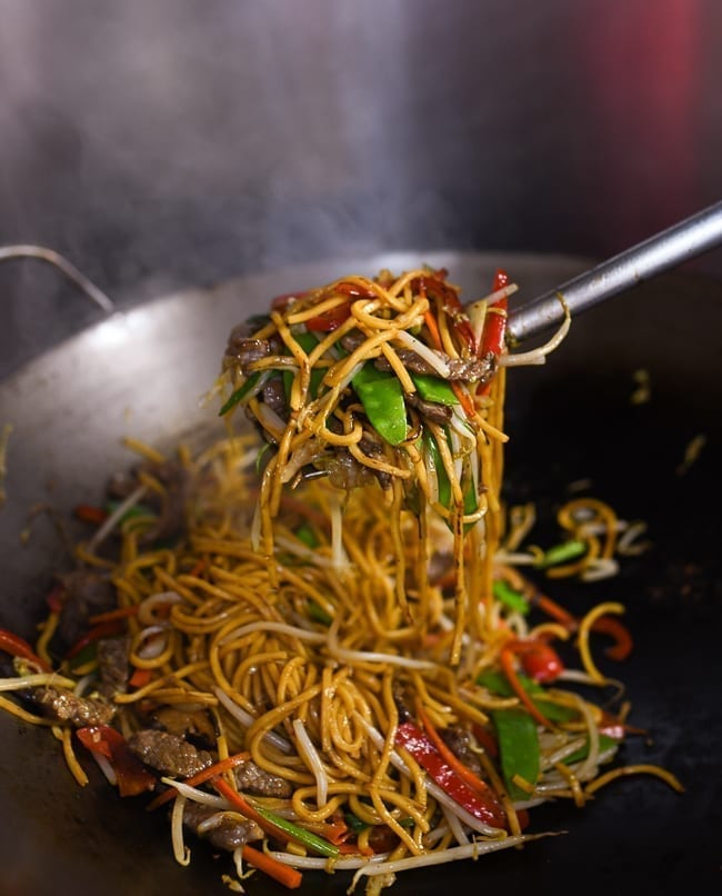 Lifting lo mein with wok spatula, bmeteor.aiodimecu.cf