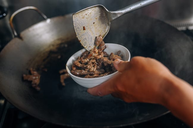 Removing cooked beef from wok, bmeteor.aiodimecu.cf