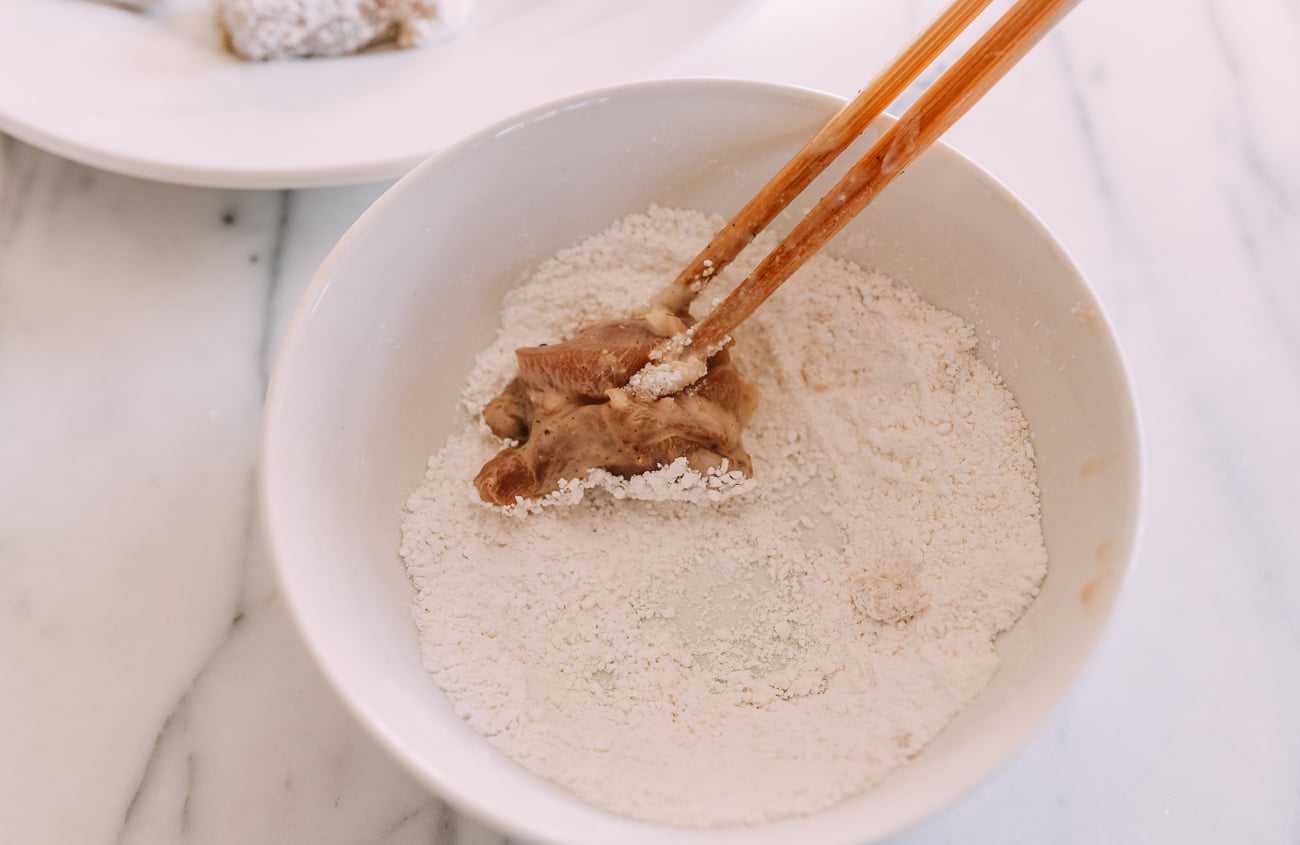 Coating Battered Chicken in Sweet Potato Starch