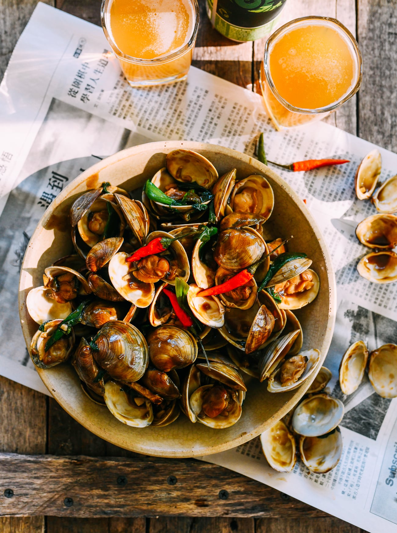Spicy Stir-fried Thai Basil Clams