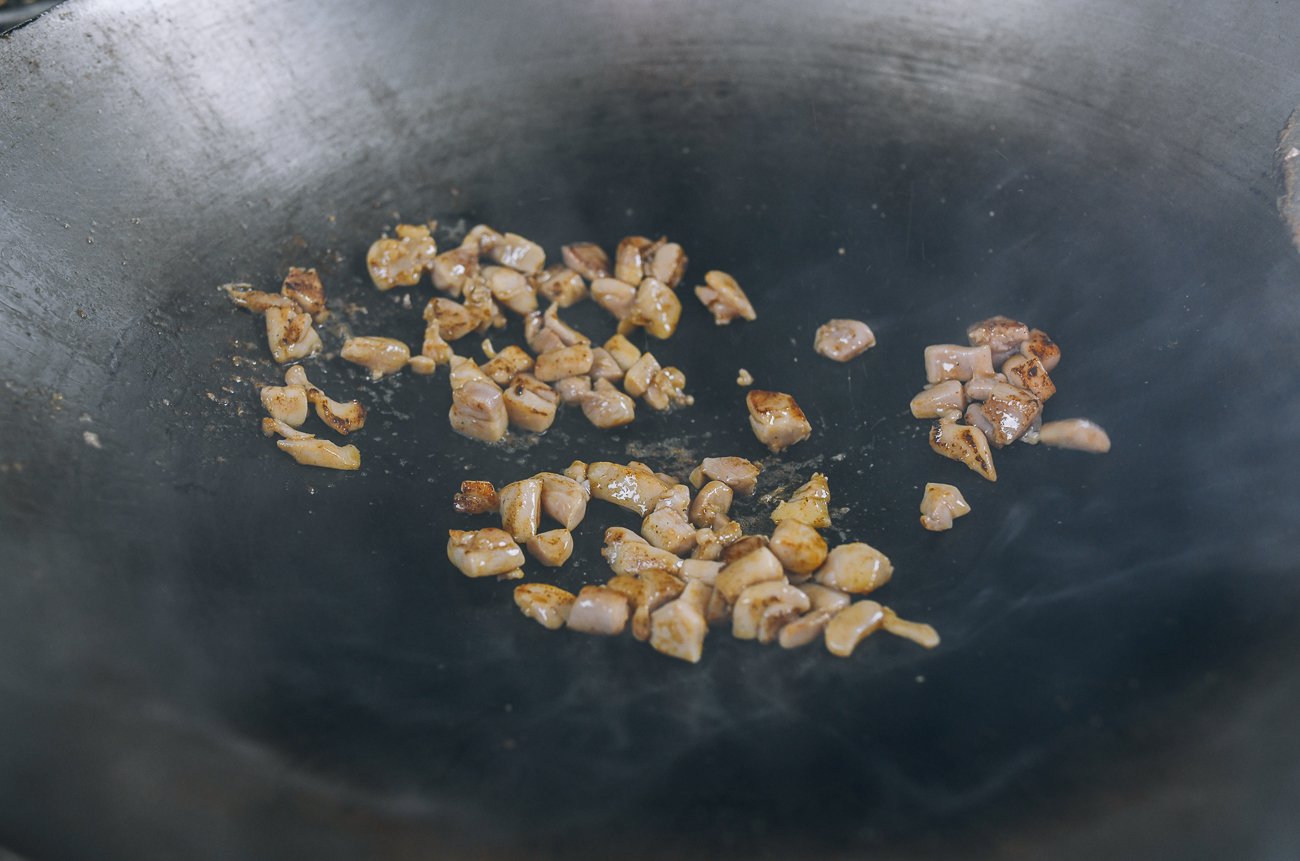 cooking chicken in wok