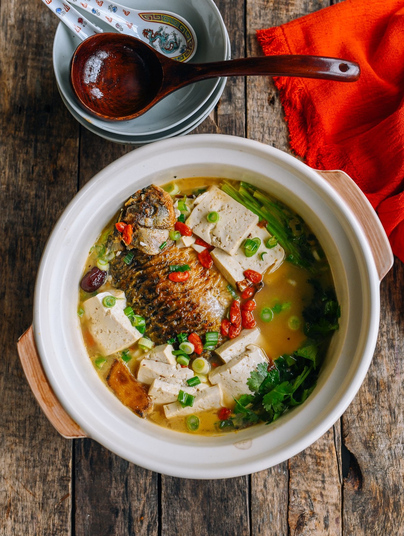 Milky Fish Soup with Tofu (鲫鱼豆腐汤)