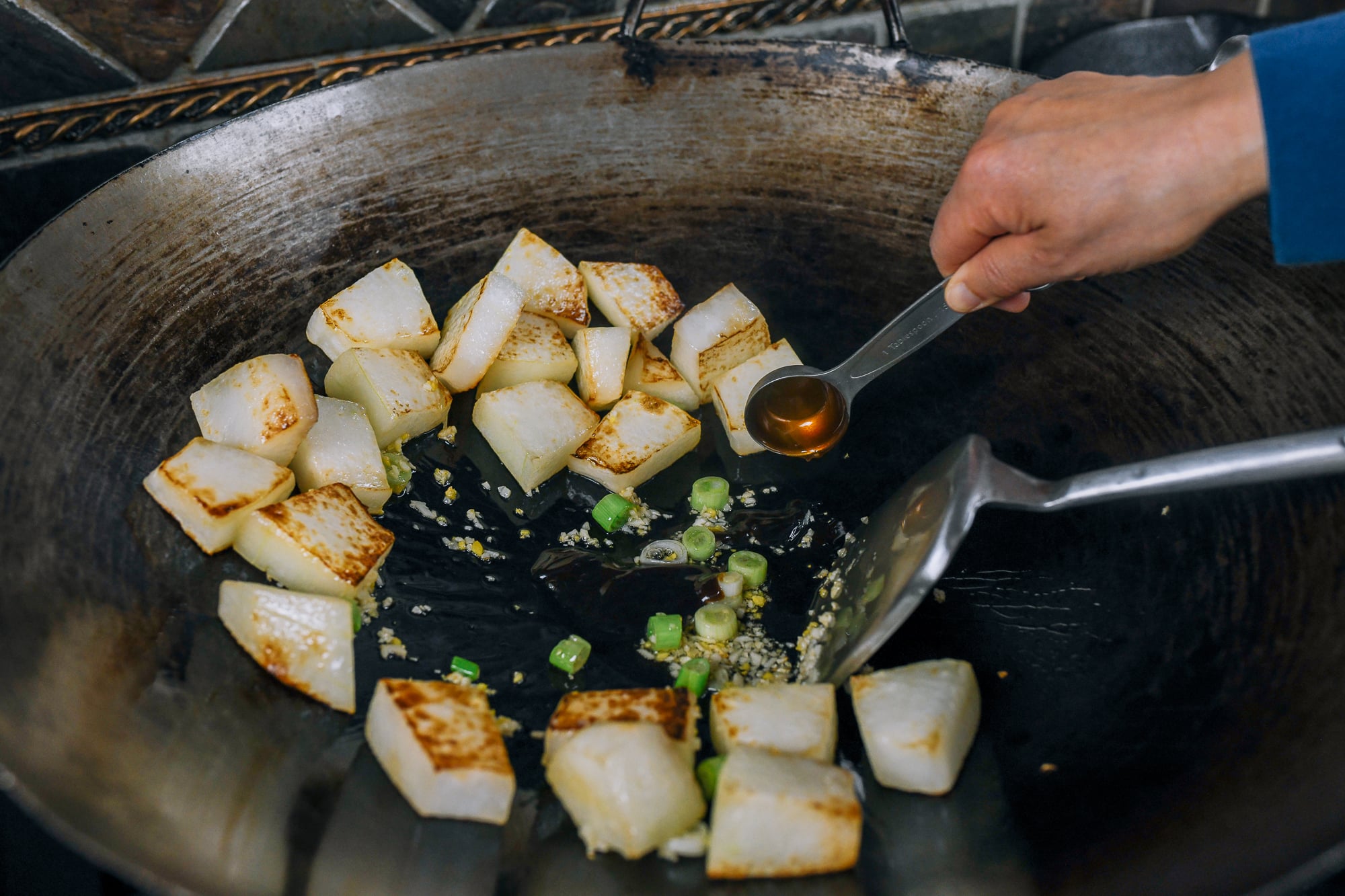 seasoning winter melon with sauces